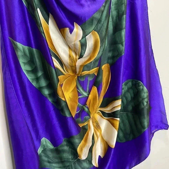 Ellen Tracy Purple Floral Scarf - Picture 3 of 6